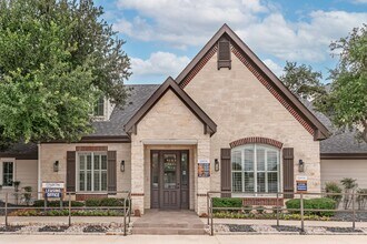 Building Photo - Oxbow Hill Country