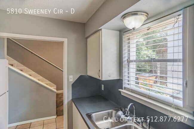 Foto del edificio - 5810 Sweeney Cir