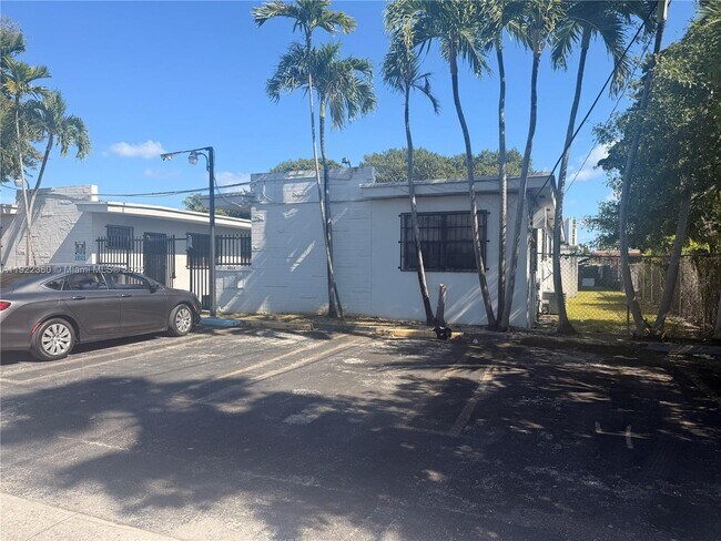 Building Photo - 3701 NW 24th Ave