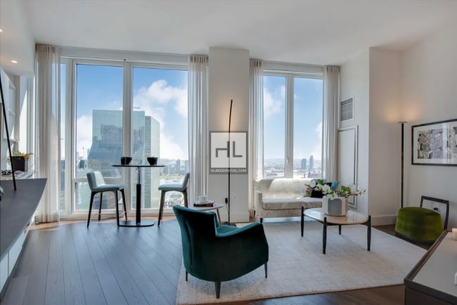 Building Photo - East 44th Street