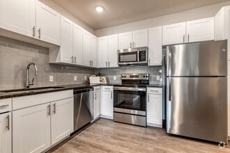 Interior Photo - Grand Oak