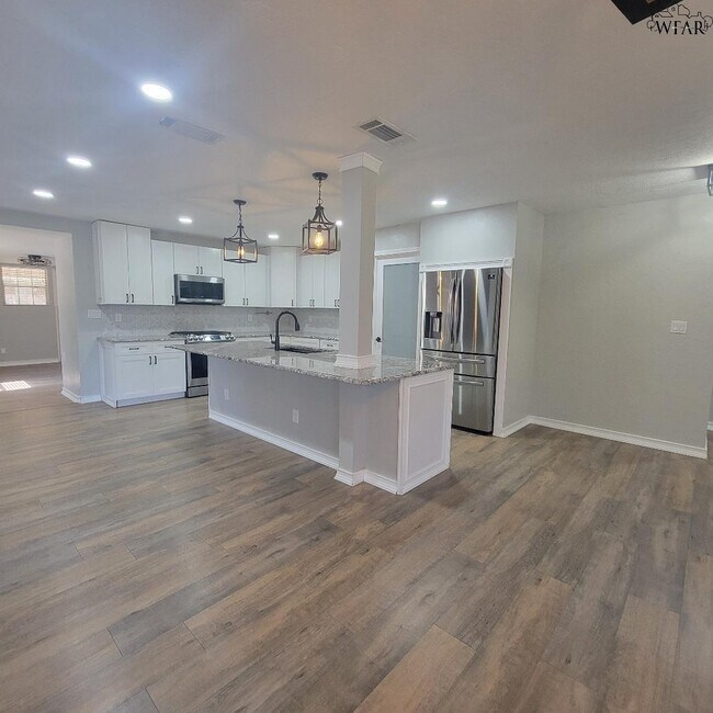 Foto del edificio - 4444 Phillips Dr