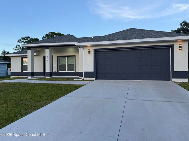 Building Photo - 1013 Hammacher Ave SW