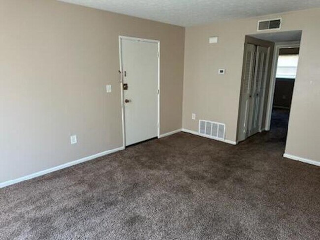 Building Photo - 4903 Saddlebrook Ln