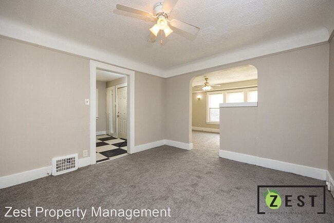 Building Photo - 2 br, 1 bath Apartment - 9250 Mendota Stre...