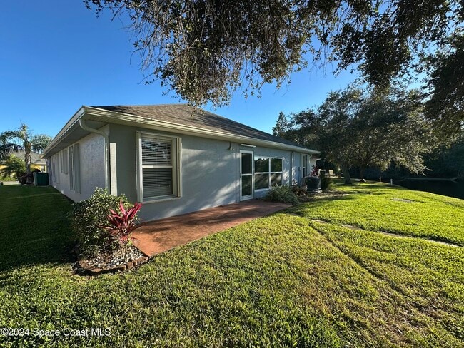 Building Photo - 2461 Stratford Pointe Dr