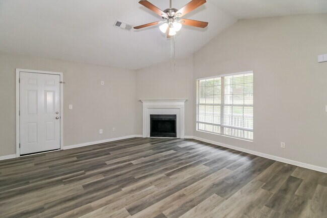 Foto del edificio - 1325 Carney Ct