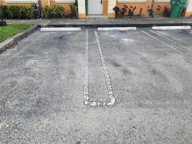 Foto del edificio - 6970 NW 177th St