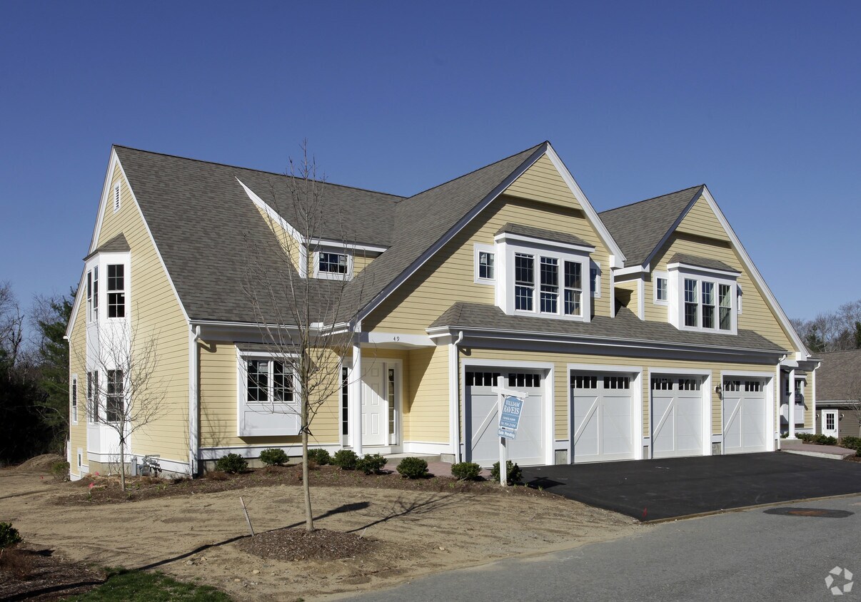 Duxbury Estates Apartments in Duxbury, MA