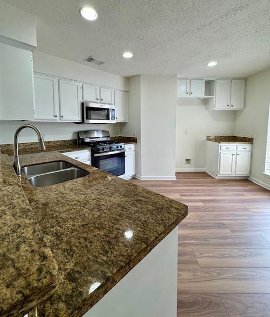 Building Photo - 14014 Bay Gardens Dr