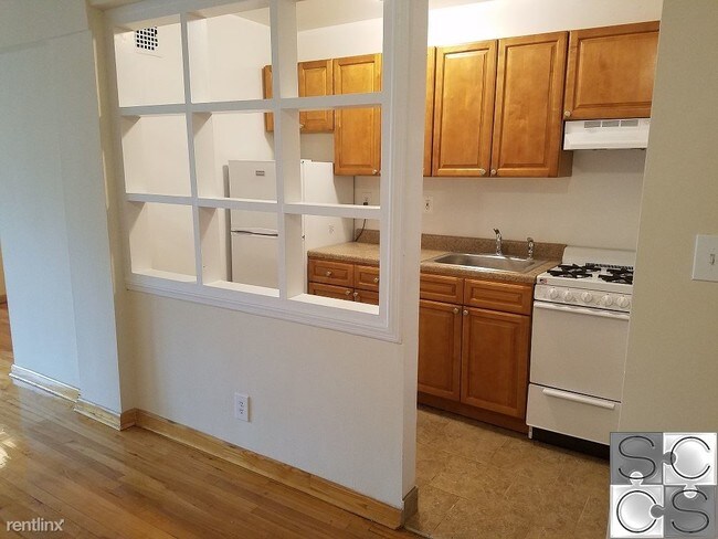 Building Photo - 279 N Broadway