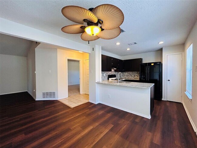 Foto del edificio - 5940 Kevin Kelly Pl