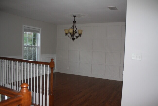 Building Photo - 2179 Powell Rd