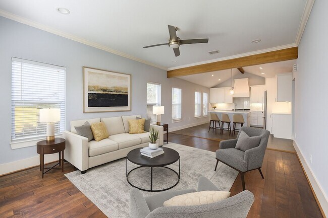 Foto del edificio - 2401 Eagle St