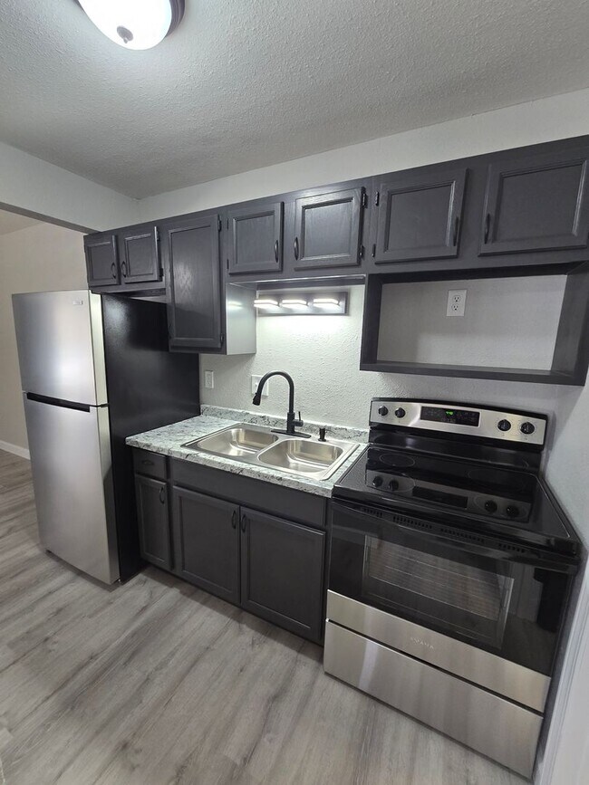 Foto del edificio - 1 Bedroom 1 Bathroom Apartment in the heart of Osage Beach!!