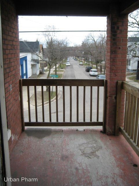 Foto del edificio - 202-202 Straight Ave SW