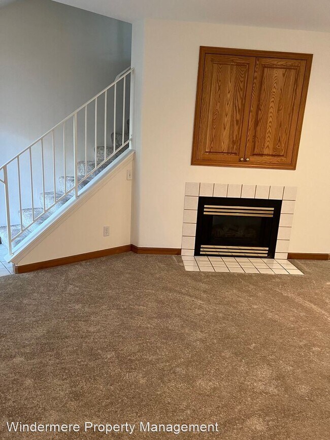 Building Photo - 2 br, 2.5 bath House - 3464 Deer Pointe Ct