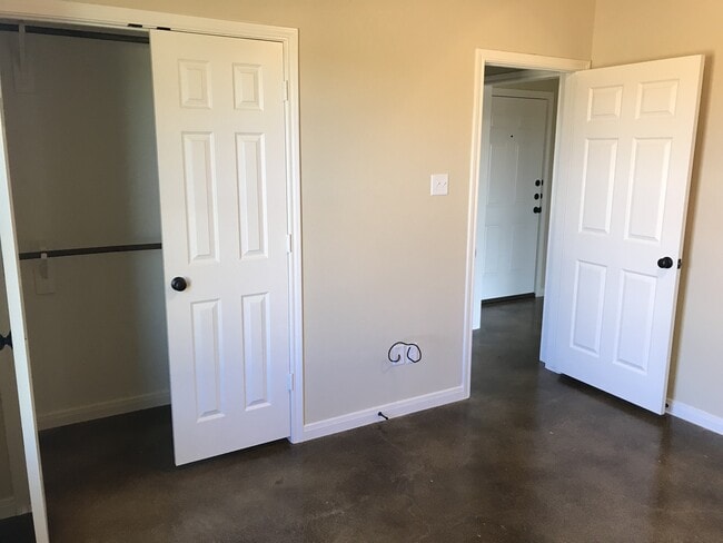 Building Photo - Duplex