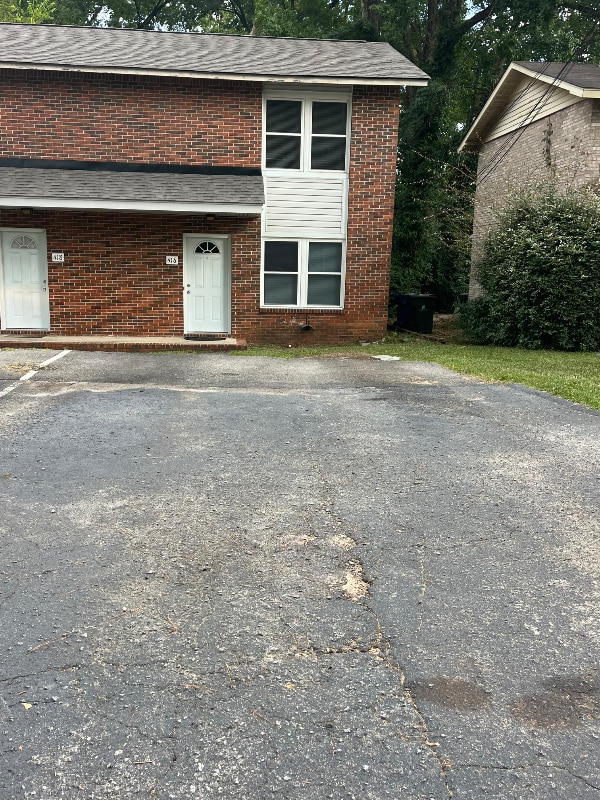 Primary Photo - 416 N Lucas St