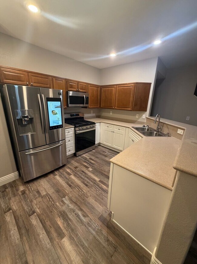 Foto del edificio - Avail 12/29/25 NW CONDO 2/2.75/2 CAR