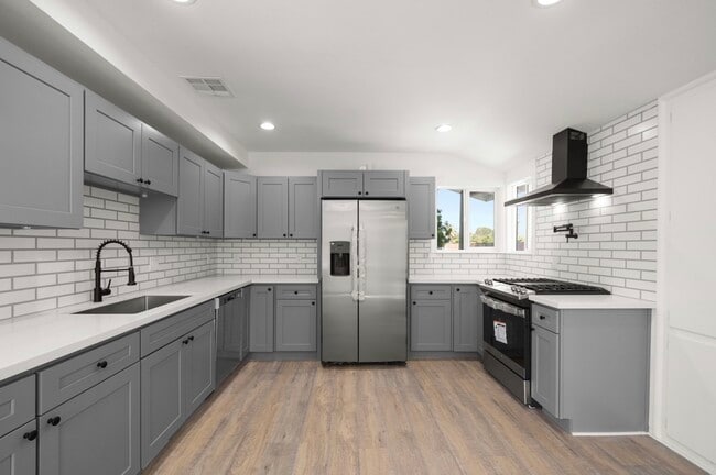 Shared kitchen - 6822 Ethel Ave