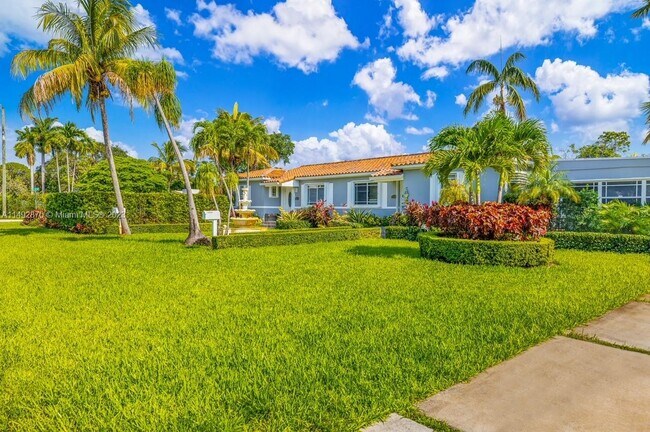 Building Photo - 903 NE 111th St