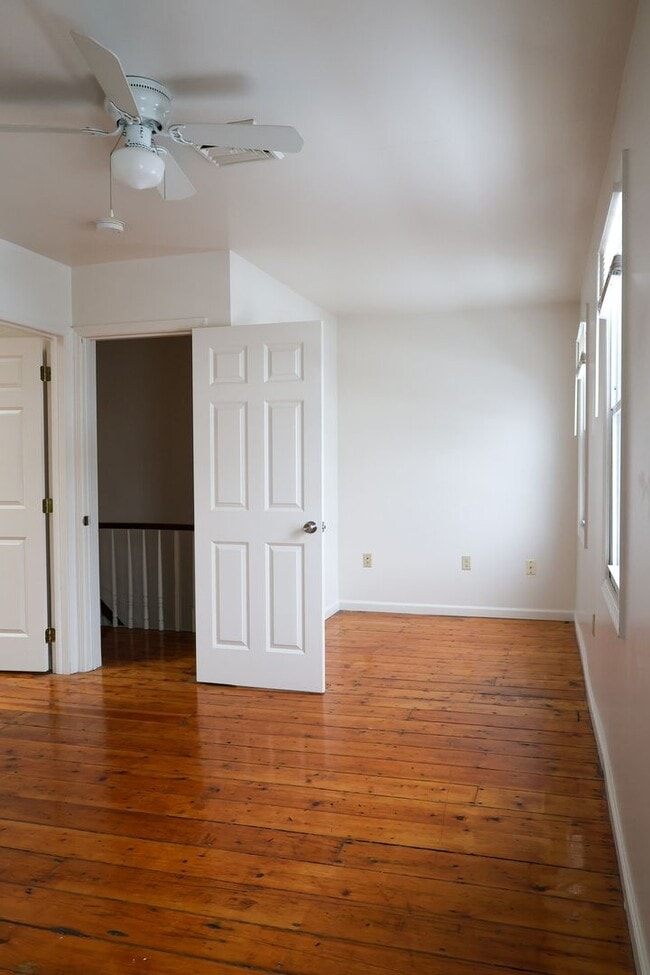 Foto del edificio - Lovely 4Br 2Bath with In-Unit Washer/Dryer