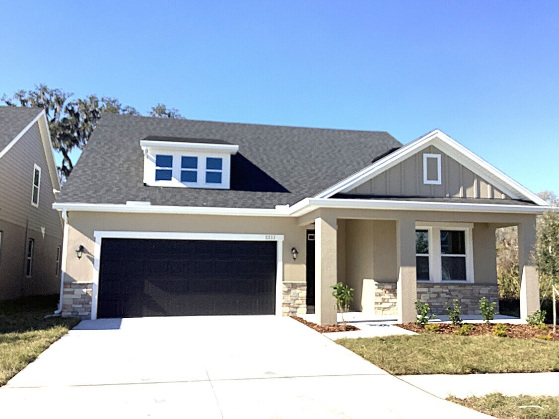 Foto principal - 2211 Saffron Walden Dr