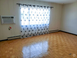 Building Photo - 1025 Munroe Av