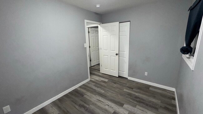 Foto del edificio - 93 Elmwood Dr E