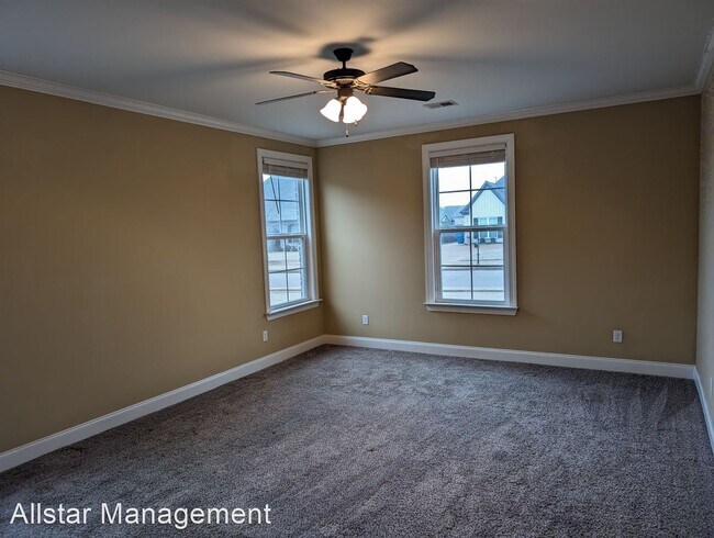 Building Photo - 3 br, 2.5 bath House - 4705 E Dublin