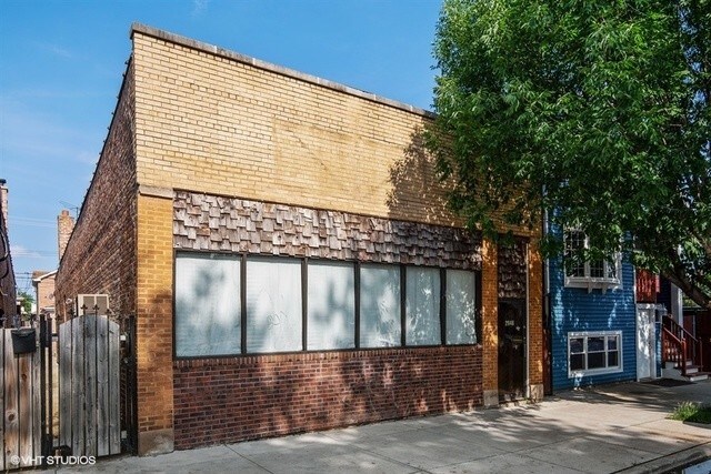 Primary Photo - 2946 N Narragansett Ave