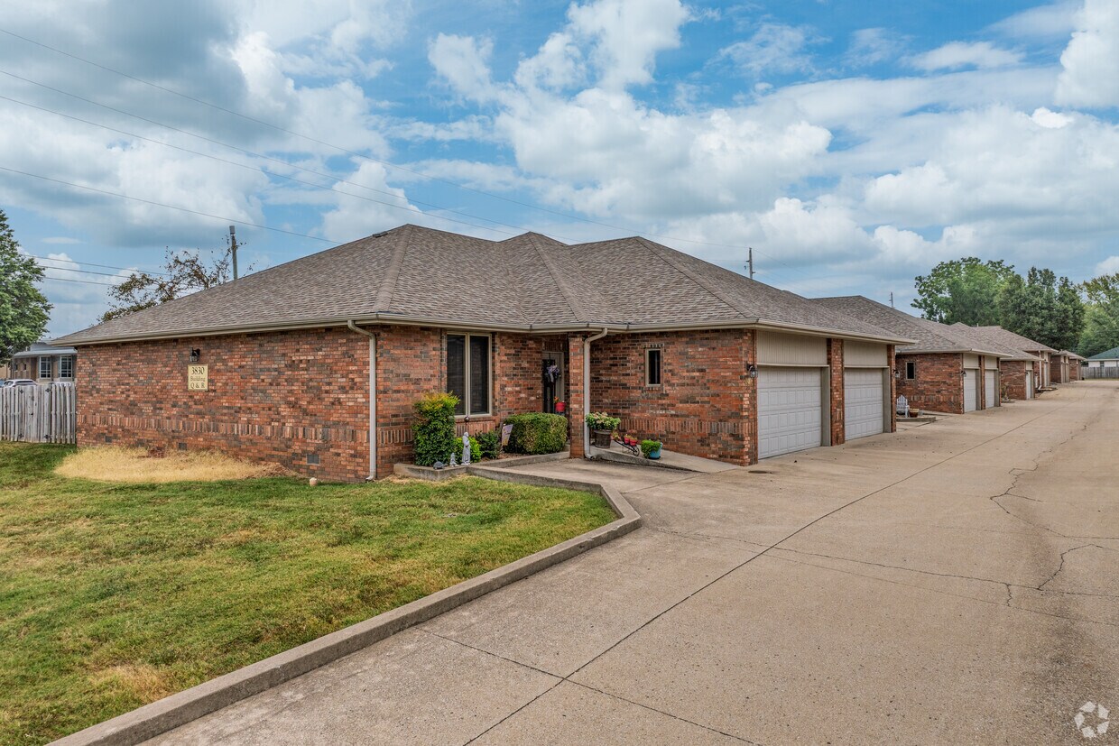 Foto del edificio - Kickapoo Prairie Retirement