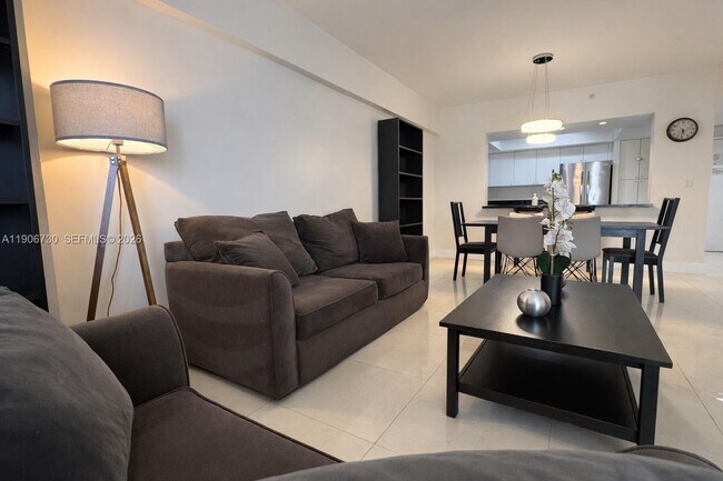 Foto del edificio - 17375 Collins Ave