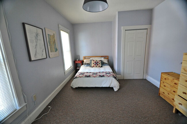 Building Photo - 33 St Paul St