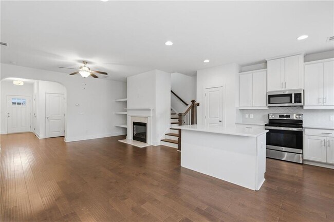 Building Photo - 6405 Shalks Xing Dr