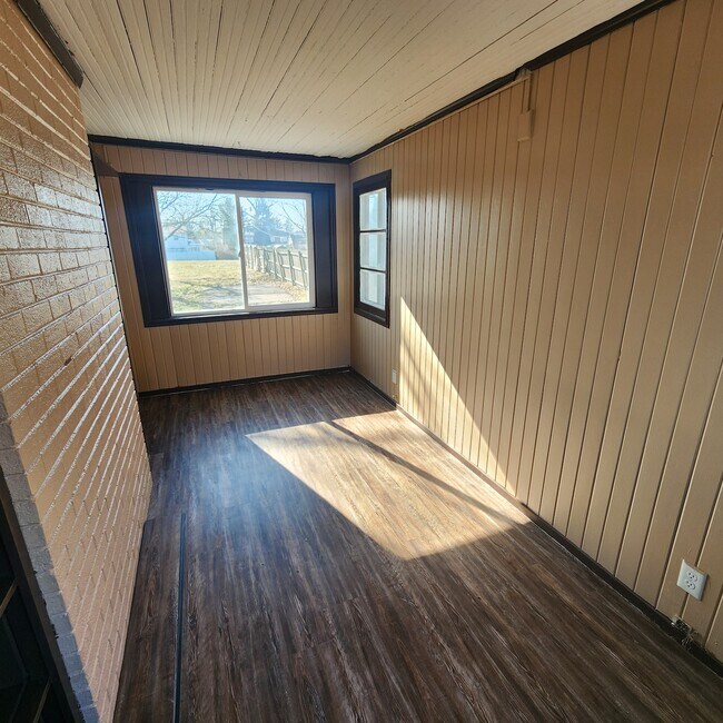 Foto del edificio - 208 E Roselawn St