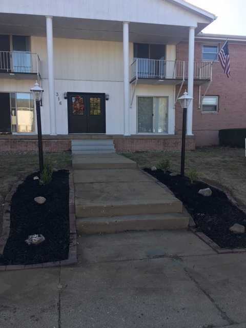 Primary Photo - 316 S Ridgewood Dr