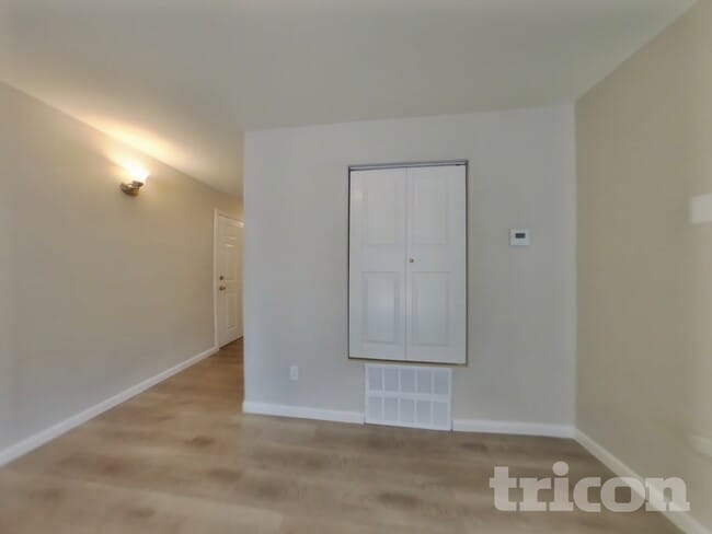 Foto del edificio - 5121 W 11th Street Rd