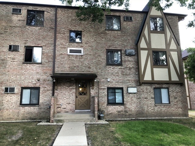 Primary Photo - 825 S Dwyer Ave