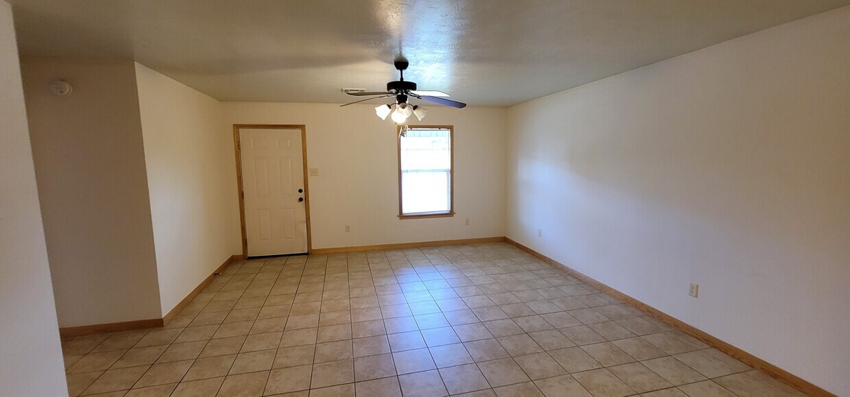 Foto del edificio - 2722 Ryan Rd