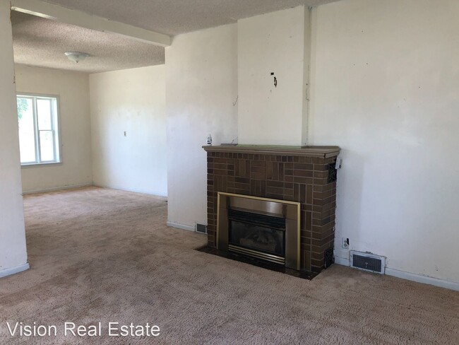 Building Photo - 2 br, 1 bath House - 144 S State
