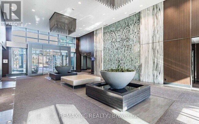 Photo du bâtiment - 205 Sherway Gardens Rd