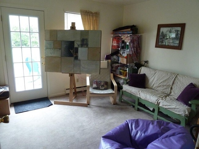 Interior Photo - 1014-1020 Arrowhead Dr