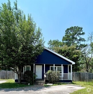 Building Photo - 138 Varsity Cir
