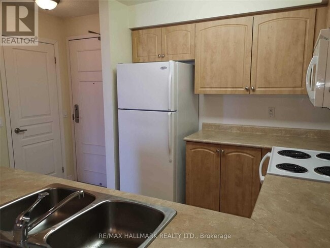 Building Photo - 310 Red Maple Rd