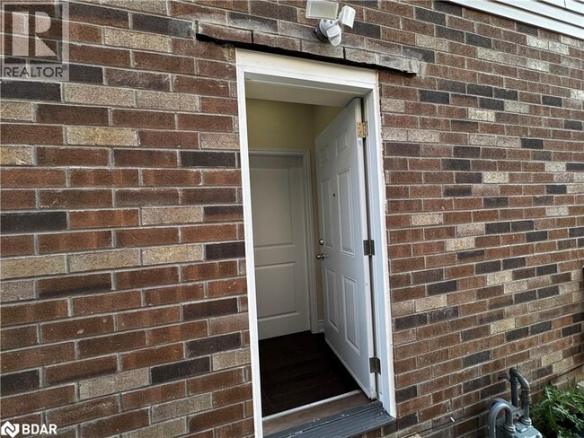 Building Photo - 400 Freure Dr