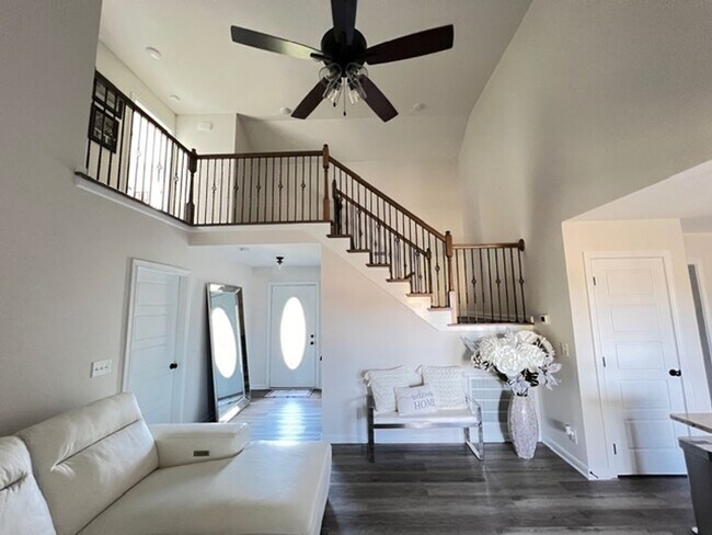 Foto del edificio - Beautiful Home Coming Soon!