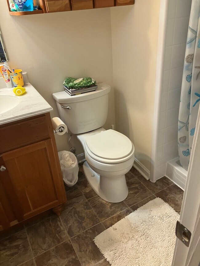 Foto del edificio - Rambler with full basement