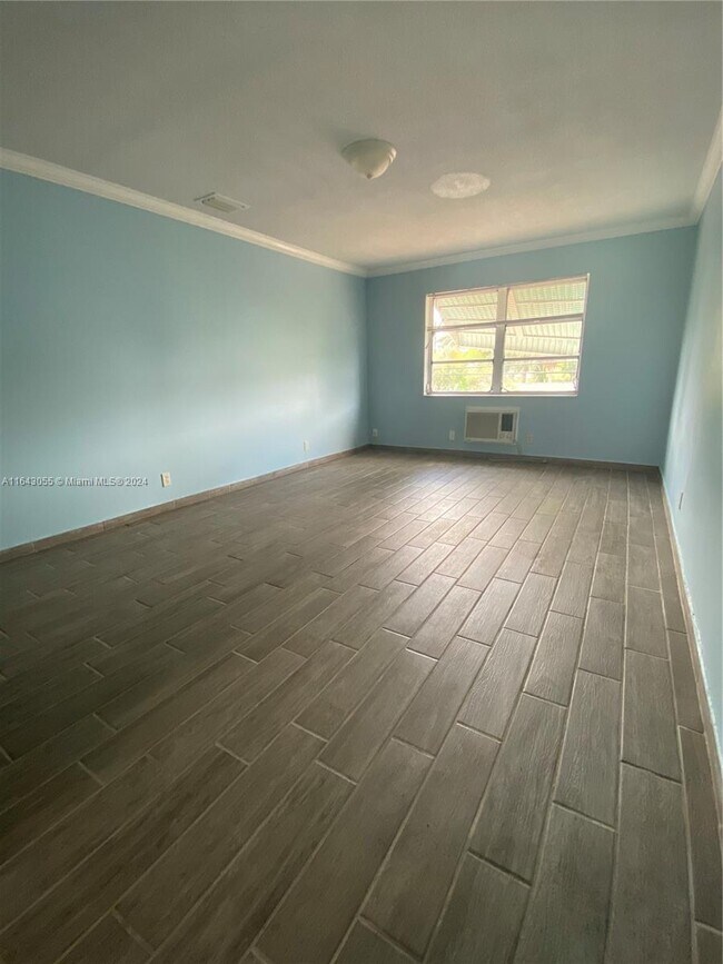 Foto del edificio - 1480 E Sample Rd